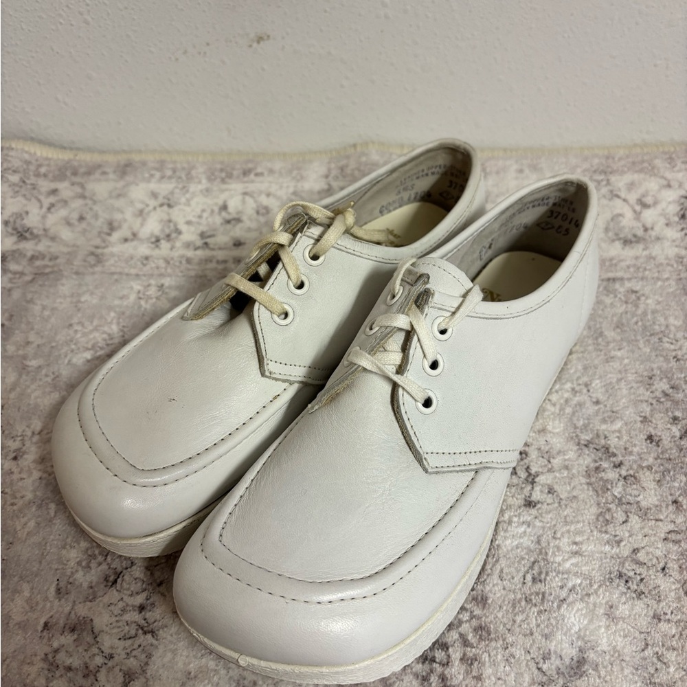 Nurse Mates White Women's Sneakers